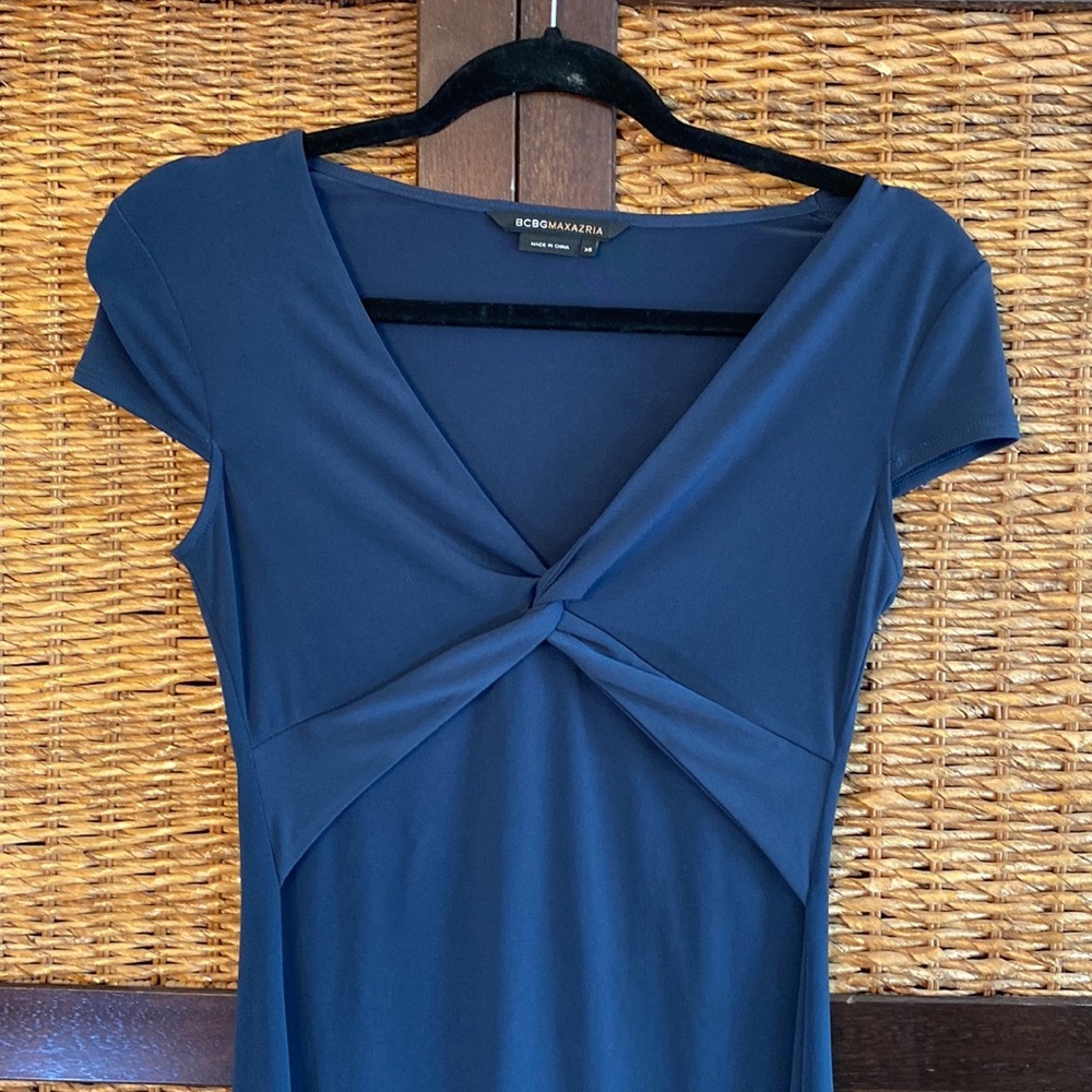 BCBG MAXAZRIA Midnight blue Size XS cap sleeve free flowing dress - Picture 2 of 7